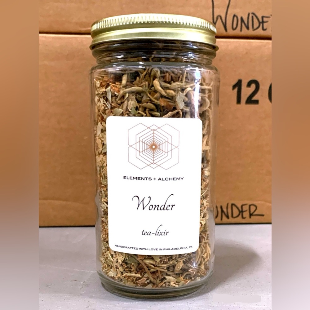 BOX OF WONDER 💭 ORGANIC 🔆 FRESH 🪂 LOOSE LEAF TEA - SEALED IN MASON JAR 🫙